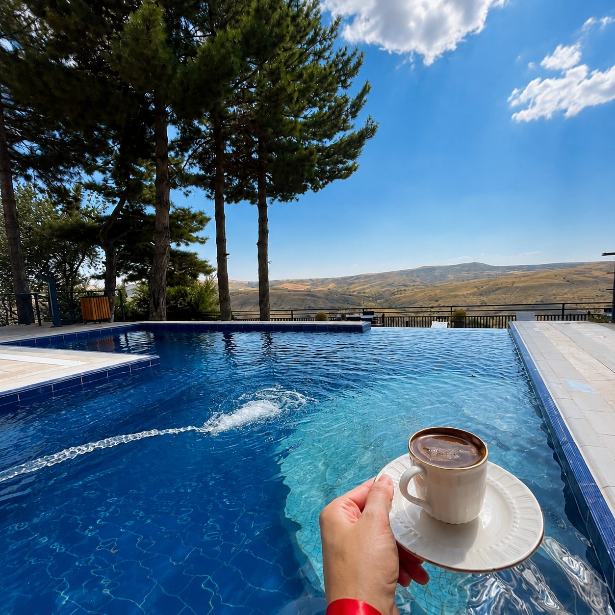 Cimcime Termal Hotel — havuz başı