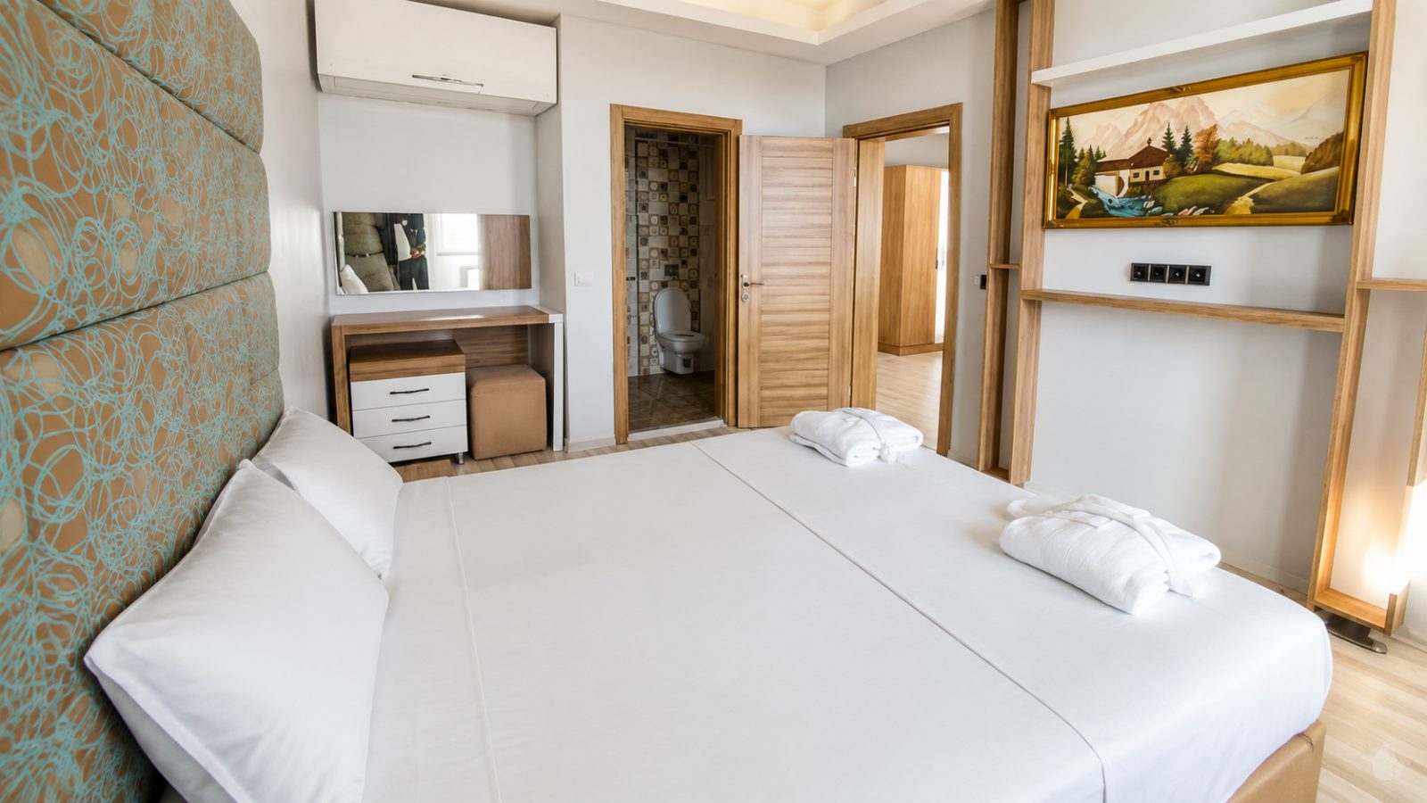 Cimcime Termal Hotel — oda — desenli duvar