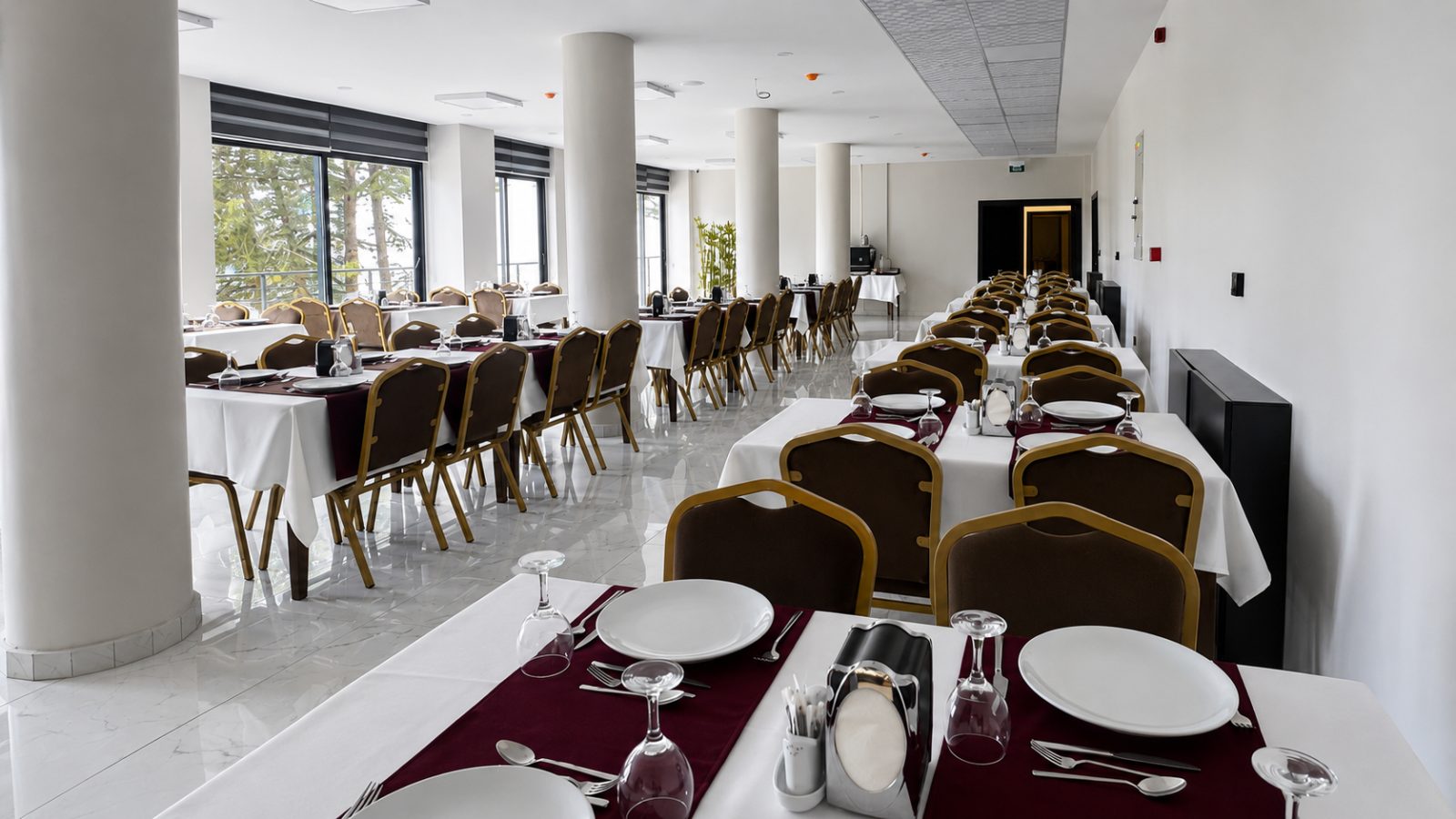 Cimcime Termal Hotel — restoran — masa düzeni