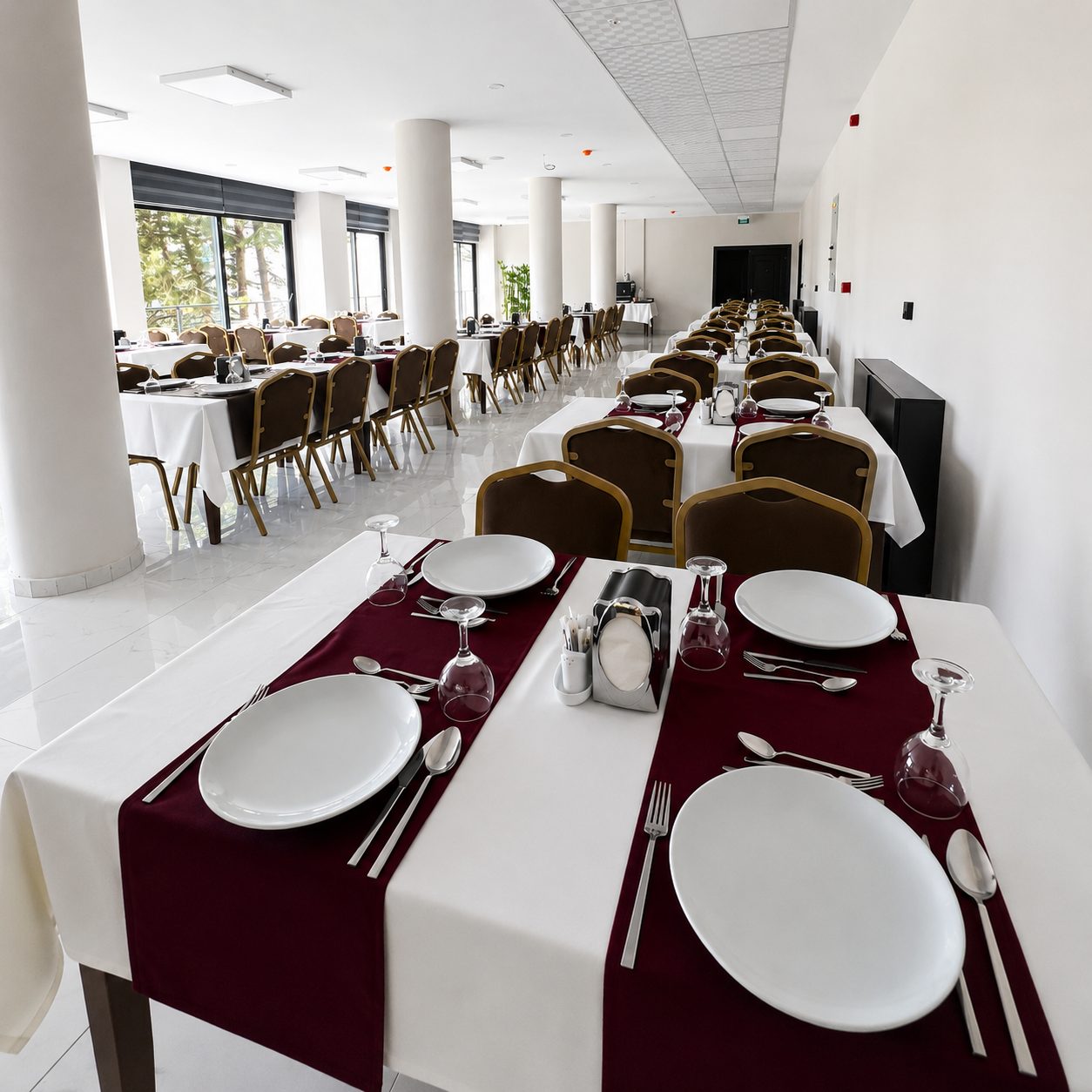 Cimcime Termal Hotel — restoran — masa düzeni