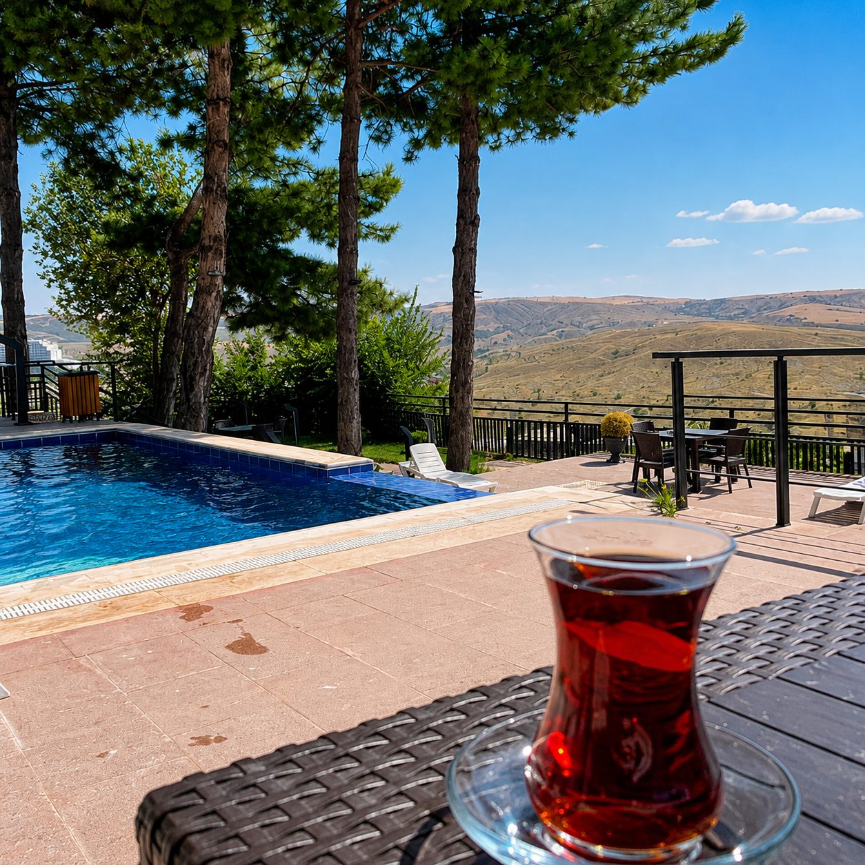 Cimcime Termal Hotel — havuz terası