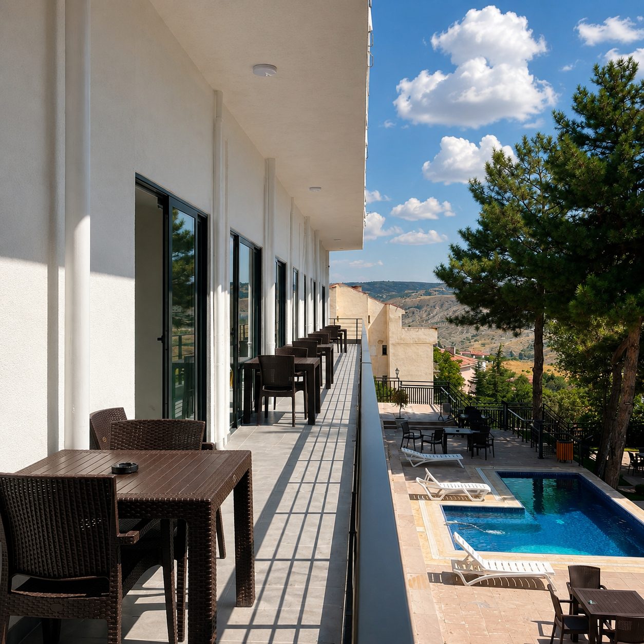 Cimcime Termal Hotel — teras ve havuz